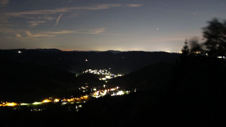 Dieses Bild zeigt eine Webcam-Aufnahme vom Achertal, aufgenommen am Freitag, den 25.09.2026 um 05:50 Uhr. Die Temperatur betrug 10.5°C.