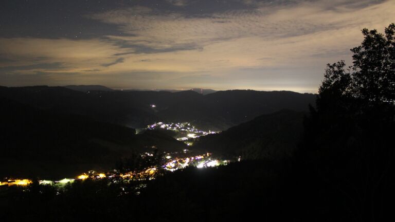 Dieses Bild zeigt eine Webcam-Aufnahme vom Achertal, aufgenommen am Freitag, den 16.10.2026 um 06:00 Uhr. Die Temperatur betrug 13°C.