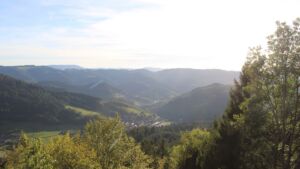 Dieses Bild zeigt eine Webcam-Aufnahme vom Achertal, aufgenommen am Donnerstag, den 15.10.2026 um 17:00 Uhr. Die Temperatur betrug 21.1°C.