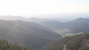 Dieses Bild zeigt eine Webcam-Aufnahme vom Achertal, aufgenommen am Donnerstag, den 12.03.2026 um 16:50 Uhr. Die Temperatur betrug 6.4°C.