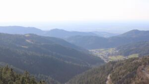 Dieses Bild zeigt eine Webcam-Aufnahme vom Achertal, aufgenommen am Freitag, den 27.02.2026 um 16:10 Uhr. Die Temperatur betrug 15.1°C.