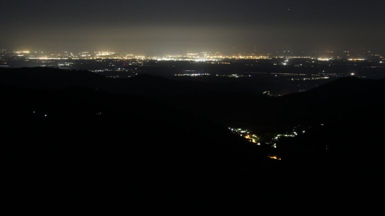 Dieses Bild zeigt eine Webcam-Aufnahme vom Achertal, aufgenommen am Mittwoch, den 25.06.2025 um 02:50 Uhr. Die Temperatur betrug 17.8°C.