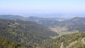 Dieses Bild zeigt eine Webcam-Aufnahme vom Achertal, aufgenommen am Sonntag, den 26.04.2026 um 10:10 Uhr. Die Temperatur betrug 9.6°C.