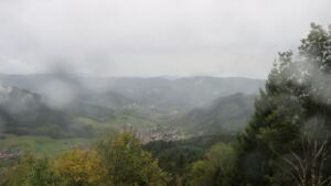 Dieses Bild zeigt eine Webcam-Aufnahme vom Achertal, aufgenommen am Mittwoch, den 21.10.2026 um 15:20 Uhr. Die Temperatur betrug 5.8°C.