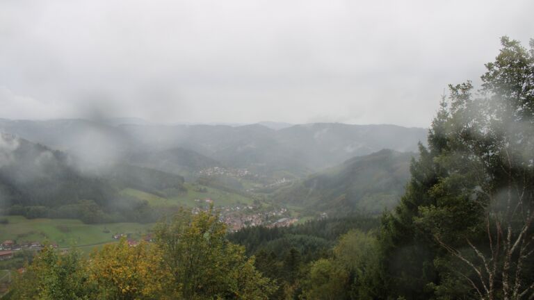 Dieses Bild zeigt eine Webcam-Aufnahme vom Achertal, aufgenommen am Mittwoch, den 21.10.2026 um 15:20 Uhr. Die Temperatur betrug 5.8°C.