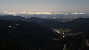 Dieses Bild zeigt eine Webcam-Aufnahme vom Achertal, aufgenommen am Dienstag, den 03.03.2026 um 02:30 Uhr. Die Temperatur betrug 7.6°C.