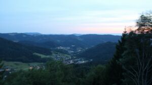 Dieses Bild zeigt eine Webcam-Aufnahme vom Achertal, aufgenommen am Freitag, den 24.07.2026 um 21:40 Uhr. Die Temperatur betrug 20.4°C.