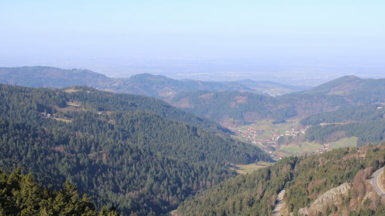 Dieses Bild zeigt eine Webcam-Aufnahme vom Achertal, aufgenommen am Donnerstag, den 05.03.2026 um 10:00 Uhr. Die Temperatur betrug 9.6°C.