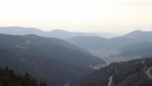 Dieses Bild zeigt eine Webcam-Aufnahme vom Achertal, aufgenommen am Dienstag, den 24.03.2026 um 17:30 Uhr. Die Temperatur betrug 8.6°C.