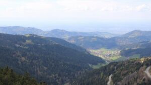 Dieses Bild zeigt eine Webcam-Aufnahme vom Achertal, aufgenommen am Freitag, den 17.04.2026 um 14:20 Uhr. Die Temperatur betrug 15.8°C.