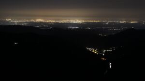 Dieses Bild zeigt eine Webcam-Aufnahme vom Achertal, aufgenommen am Donnerstag, den 16.04.2026 um 00:30 Uhr. Die Temperatur betrug 7.4°C.