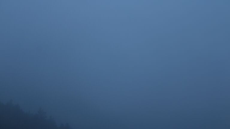 Dieses Bild zeigt eine Webcam-Aufnahme vom Achertal, aufgenommen am Sonntag, den 07.12.2025 um 07:30 Uhr. Die Temperatur betrug 3.8°C.