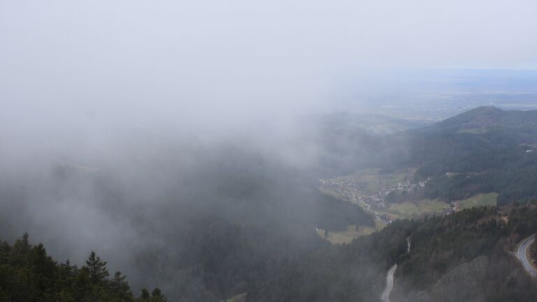 Dieses Bild zeigt eine Webcam-Aufnahme vom Achertal, aufgenommen am Montag, den 23.02.2026 um 13:20 Uhr. Die Temperatur betrug 4.2°C.