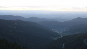 Dieses Bild zeigt eine Webcam-Aufnahme vom Achertal, aufgenommen am Freitag, den 05.09.2025 um 20:30 Uhr. Die Temperatur betrug 10.7°C.