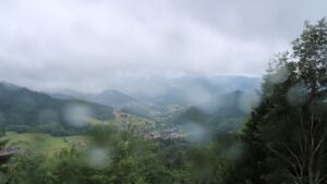 Dieses Bild zeigt eine Webcam-Aufnahme vom Achertal, aufgenommen am Donnerstag, den 11.06.2026 um 10:40 Uhr. Die Temperatur betrug 8.5°C.