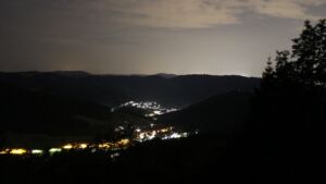 Dieses Bild zeigt eine Webcam-Aufnahme vom Achertal, aufgenommen am Dienstag, den 14.07.2026 um 03:30 Uhr. Die Temperatur betrug 25.6°C.