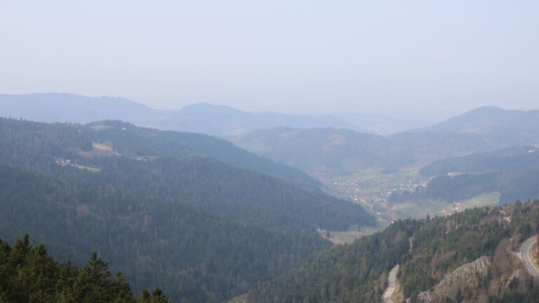 Dieses Bild zeigt eine Webcam-Aufnahme vom Achertal, aufgenommen am Montag, den 09.03.2026 um 11:00 Uhr. Die Temperatur betrug 11.2°C.