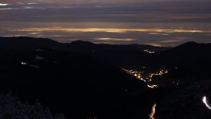 Dieses Bild zeigt eine Webcam-Aufnahme vom Achertal, aufgenommen am Donnerstag, den 27.11.2025 um 17:40 Uhr. Die Temperatur betrug -2.5°C.