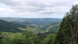Dieses Bild zeigt eine Webcam-Aufnahme vom Achertal, aufgenommen am Samstag, den 13.06.2026 um 10:10 Uhr. Die Temperatur betrug 16.4°C.