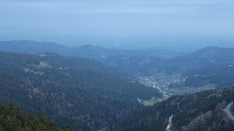 Dieses Bild zeigt eine Webcam-Aufnahme vom Achertal, aufgenommen am Donnerstag, den 16.04.2026 um 06:20 Uhr. Die Temperatur betrug 6.9°C.