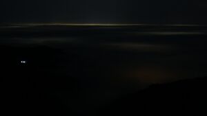 Dieses Bild zeigt eine Webcam-Aufnahme vom Achertal, aufgenommen am Dienstag, den 23.12.2025 um 00:30 Uhr. Die Temperatur betrug 4.7°C.