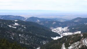 Dieses Bild zeigt eine Webcam-Aufnahme vom Achertal, aufgenommen am Dienstag, den 13.01.2026 um 12:00 Uhr. Die Temperatur betrug 6.3°C.