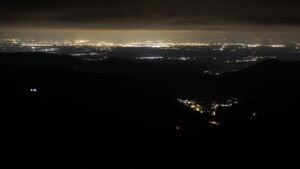 Dieses Bild zeigt eine Webcam-Aufnahme vom Achertal, aufgenommen am Mittwoch, den 24.12.2025 um 01:30 Uhr. Die Temperatur betrug -2.9°C.