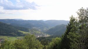 Dieses Bild zeigt eine Webcam-Aufnahme vom Achertal, aufgenommen am Montag, den 07.09.2026 um 17:40 Uhr. Die Temperatur betrug 30.6°C.