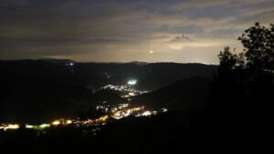 Dieses Bild zeigt eine Webcam-Aufnahme vom Achertal, aufgenommen am Mittwoch, den 16.09.2026 um 21:00 Uhr. Die Temperatur betrug 13.2°C.
