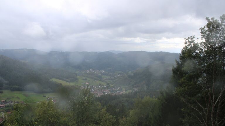 Dieses Bild zeigt eine Webcam-Aufnahme vom Achertal, aufgenommen am Sonntag, den 11.10.2026 um 14:10 Uhr. Die Temperatur betrug 9.3°C.