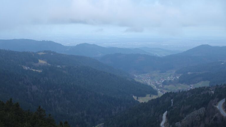 Dieses Bild zeigt eine Webcam-Aufnahme vom Achertal, aufgenommen am Sonntag, den 01.03.2026 um 07:20 Uhr. Die Temperatur betrug 3.1°C.