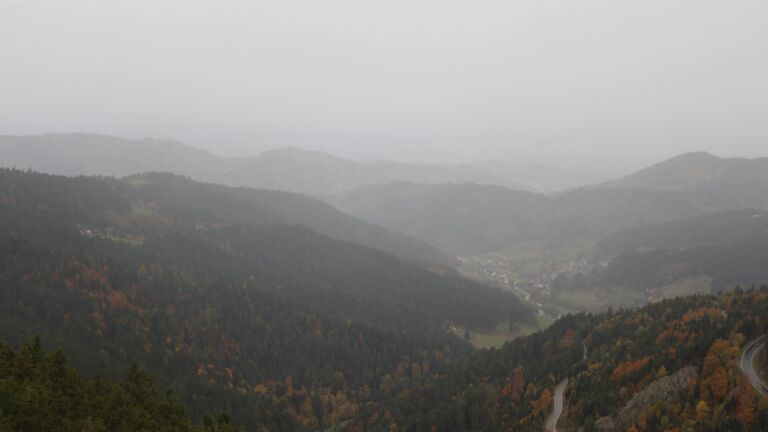 Dieses Bild zeigt eine Webcam-Aufnahme vom Achertal, aufgenommen am Montag, den 20.10.2025 um 08:30 Uhr. Die Temperatur betrug 10.1°C.