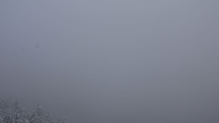 Dieses Bild zeigt eine Webcam-Aufnahme vom Achertal, aufgenommen am Mittwoch, den 26.11.2025 um 09:30 Uhr. Die Temperatur betrug -1.2°C.