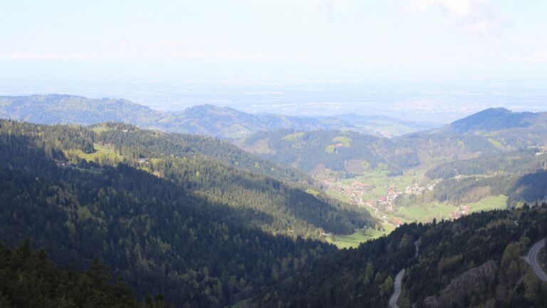 Dieses Bild zeigt eine Webcam-Aufnahme vom Achertal, aufgenommen am Montag, den 20.04.2026 um 10:50 Uhr. Die Temperatur betrug 9.2°C.