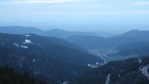 Dieses Bild zeigt eine Webcam-Aufnahme vom Achertal, aufgenommen am Freitag, den 03.04.2026 um 20:00 Uhr. Die Temperatur betrug 5.5°C.