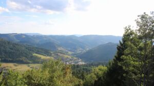 Dieses Bild zeigt eine Webcam-Aufnahme vom Achertal, aufgenommen am Samstag, den 22.08.2026 um 18:30 Uhr. Die Temperatur betrug 23.1°C.