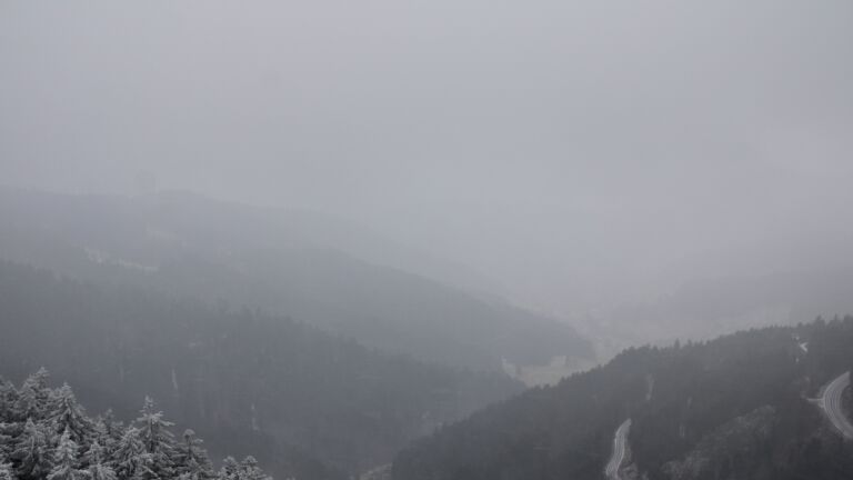 Dieses Bild zeigt eine Webcam-Aufnahme vom Achertal, aufgenommen am Mittwoch, den 24.12.2025 um 11:50 Uhr. Die Temperatur betrug -5.1°C.