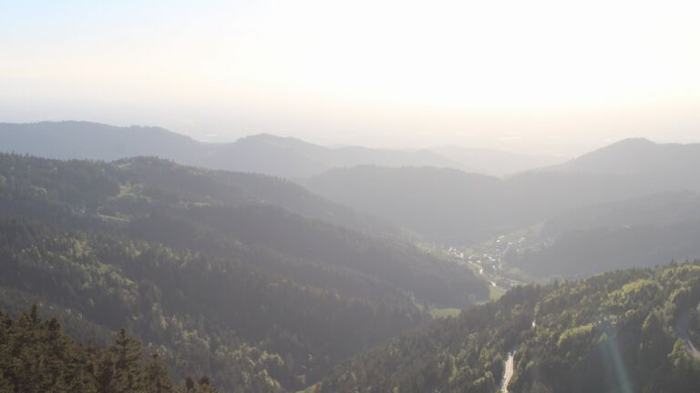 Dieses Bild zeigt eine Webcam-Aufnahme vom Achertal, aufgenommen am Donnerstag, den 30.04.2026 um 19:40 Uhr. Die Temperatur betrug 9.8°C.
