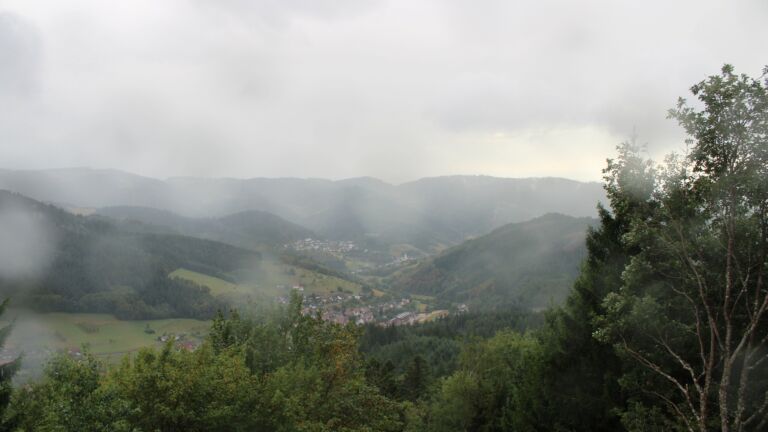 Dieses Bild zeigt eine Webcam-Aufnahme vom Achertal, aufgenommen am Montag, den 31.08.2026 um 18:30 Uhr. Die Temperatur betrug 13.8°C.