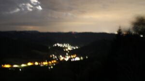 Dieses Bild zeigt eine Webcam-Aufnahme vom Achertal, aufgenommen am Dienstag, den 25.08.2026 um 01:00 Uhr. Die Temperatur betrug 16.7°C.