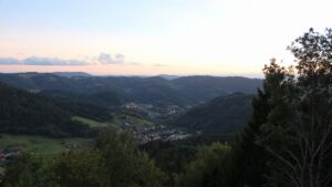 Dieses Bild zeigt eine Webcam-Aufnahme vom Achertal, aufgenommen am Samstag, den 05.09.2026 um 20:10 Uhr. Die Temperatur betrug 18.6°C.