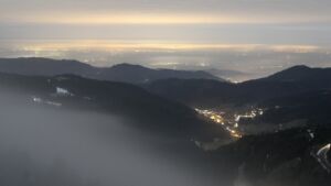 Dieses Bild zeigt eine Webcam-Aufnahme vom Achertal, aufgenommen am Samstag, den 31.01.2026 um 19:30 Uhr. Die Temperatur betrug 3.6°C.