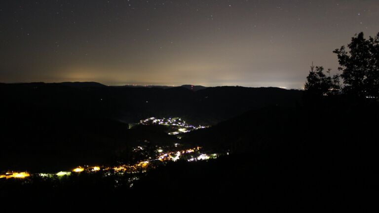 Dieses Bild zeigt eine Webcam-Aufnahme vom Achertal, aufgenommen am Montag, den 07.09.2026 um 02:00 Uhr. Die Temperatur betrug 21.3°C.