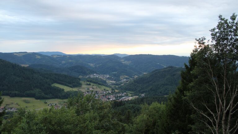 Dieses Bild zeigt eine Webcam-Aufnahme vom Achertal, aufgenommen am Sonntag, den 26.07.2026 um 20:40 Uhr. Die Temperatur betrug 20.2°C.