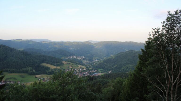 Dieses Bild zeigt eine Webcam-Aufnahme vom Achertal, aufgenommen am Mittwoch, den 17.06.2026 um 06:10 Uhr. Die Temperatur betrug 16.6°C.