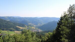 Dieses Bild zeigt eine Webcam-Aufnahme vom Achertal, aufgenommen am Samstag, den 20.06.2026 um 19:00 Uhr. Die Temperatur betrug 35.9°C.