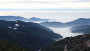 Dieses Bild zeigt eine Webcam-Aufnahme vom Achertal, aufgenommen am Freitag, den 23.01.2026 um 15:50 Uhr. Die Temperatur betrug 8.9°C.