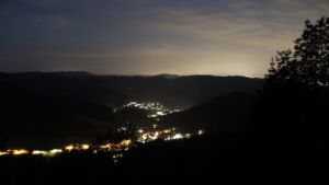Dieses Bild zeigt eine Webcam-Aufnahme vom Achertal, aufgenommen am Mittwoch, den 17.06.2026 um 03:20 Uhr. Die Temperatur betrug 17.7°C.