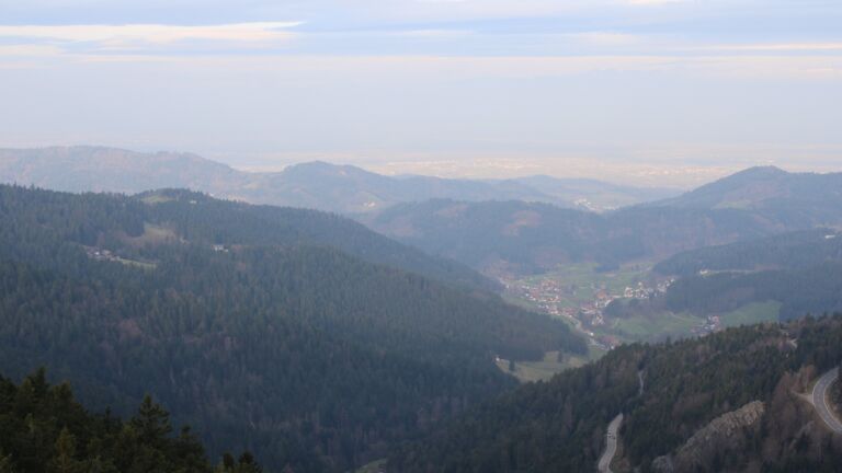 Dieses Bild zeigt eine Webcam-Aufnahme vom Achertal, aufgenommen am Mittwoch, den 25.03.2026 um 07:30 Uhr. Die Temperatur betrug 4.7°C.