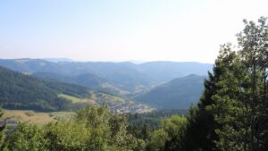 Dieses Bild zeigt eine Webcam-Aufnahme vom Achertal, aufgenommen am Samstag, den 01.08.2026 um 18:10 Uhr. Die Temperatur betrug 30.2°C.